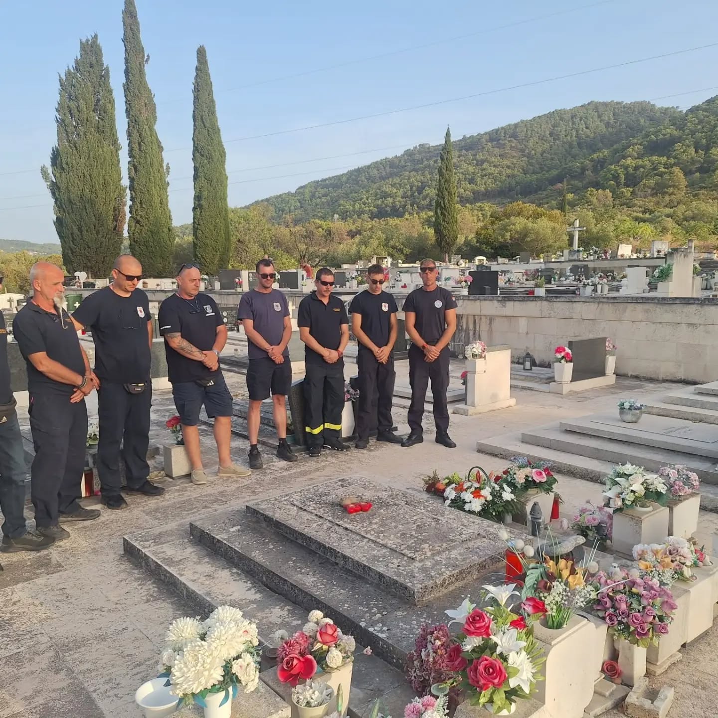 Vatrogasci otoka Hvara odaju počast Marinku Juriću